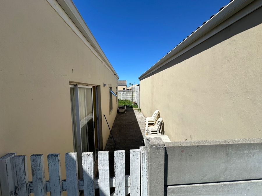 2 Bedroom Property for Sale in Gaylee Western Cape